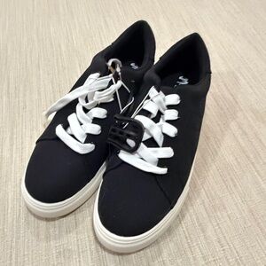 NWT Mad Love Sneakers Sz 9 Black/White Women’s Tennis Shoes Casual Shoes